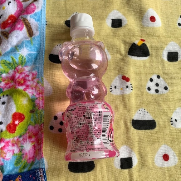 Hello Kitty Con 2014/Cafe Water Bottles/Mirror/Pez - Picture 4 of 8